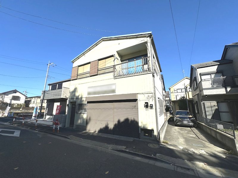 建物外観　南向きにつき陽当り良好！戸建ての２階部分