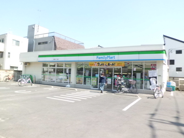 コンビニ　ファミリーマート 西新井三丁目店（コンビニ）まで652m