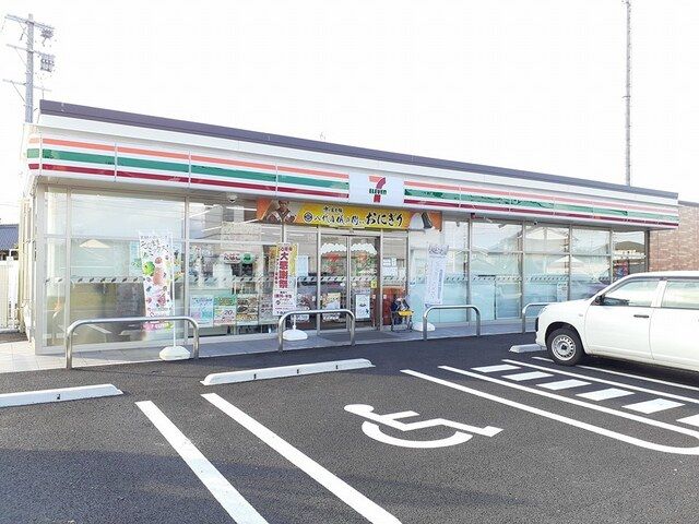 コンビニ　セブンイレブン　両郷町店（コンビニ）まで220m