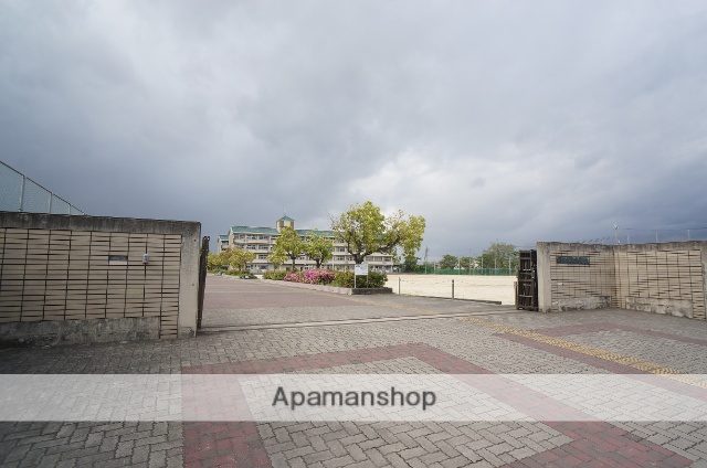 中学校　広陵町立広陵中学校（中学校）まで798m