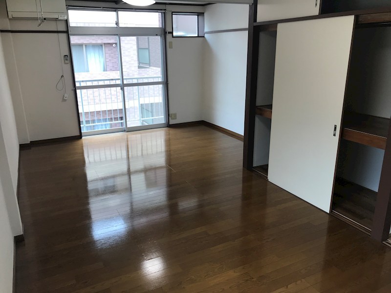 居室・リビング　反転部屋参照