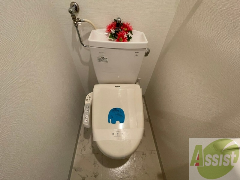 トイレ　こちらはトイレです。清潔感があり、安心して使用できます。