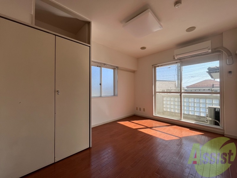 居室・リビング　７帖の洋室です。日差しがあり明るい印象でした。