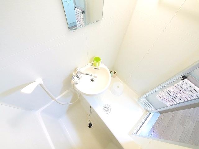 洗面設備　コンパクトで使いやすい洗面です。