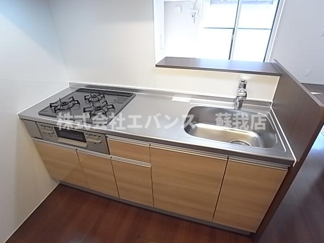 キッチン　コンパクトなキッチンで掃除もラクラク