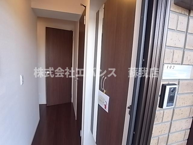 エントランス　ゆとりのあるエントランスです