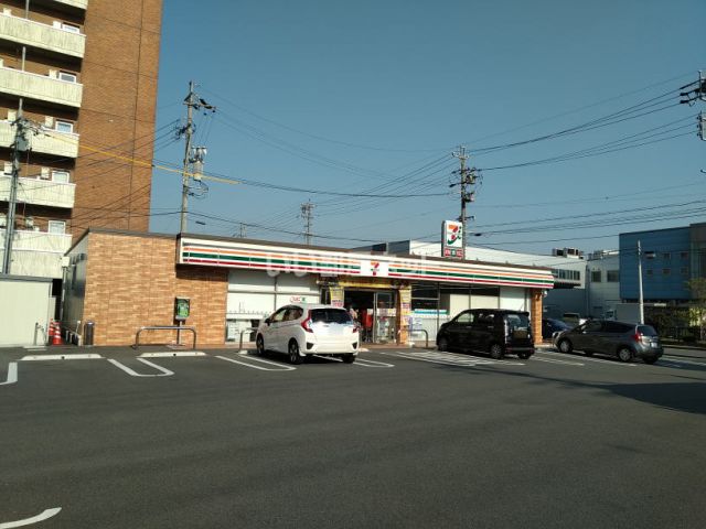 コンビニ　セブンイレブン 長野中御所3丁目店（コンビニ）まで184m