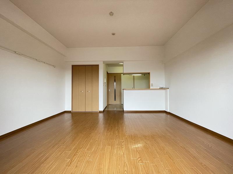 居室・リビング　キッチン含め14.4帖の広々居室