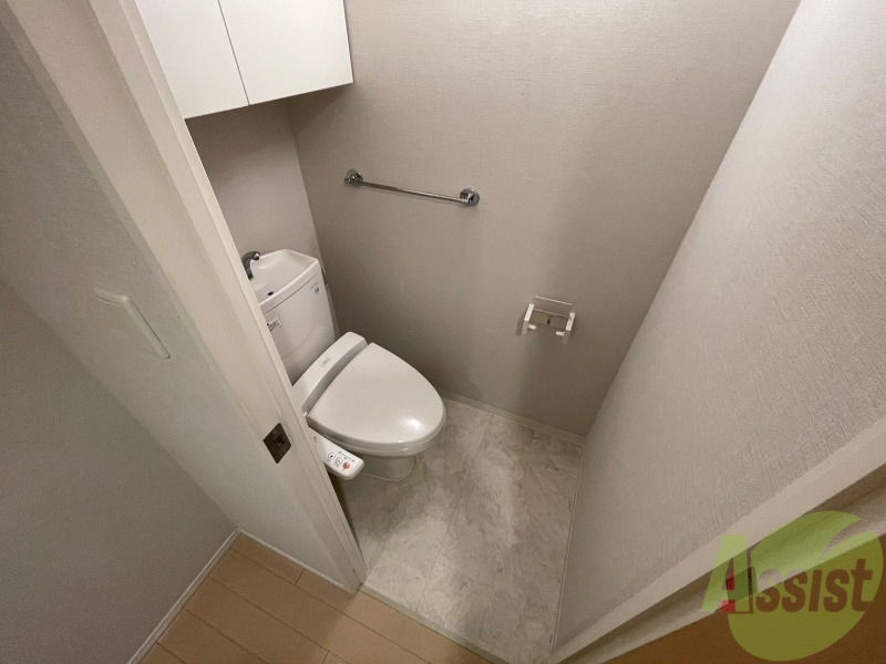 トイレ　ウォシュレット機能がついたトイレ。安心して使用できますね。