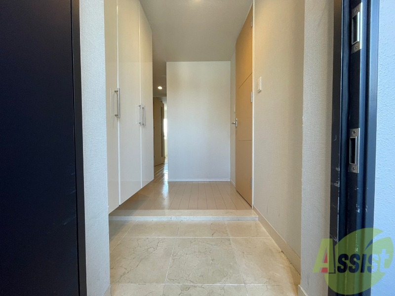 玄関　玄関です。白を基調としていて清潔感があります！