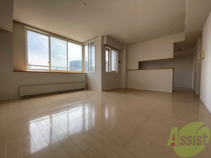 居室・リビング　広くてキレイなお部屋が広がっていて、充実した生活が送れそう。