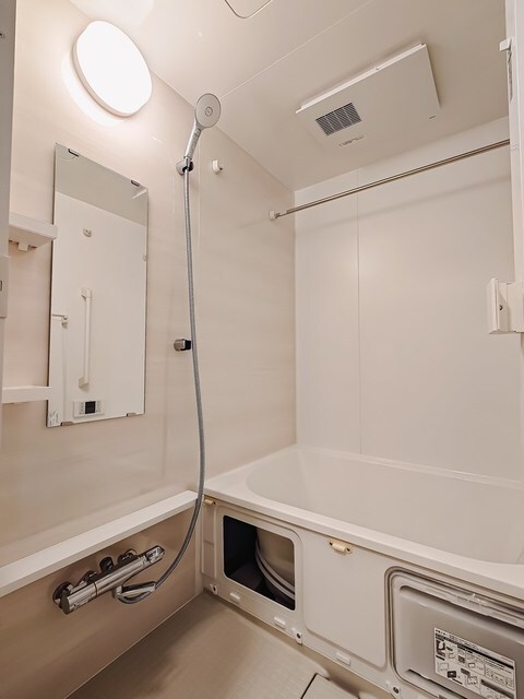 バス・シャワールーム　※写真は同タイプ住戸です。