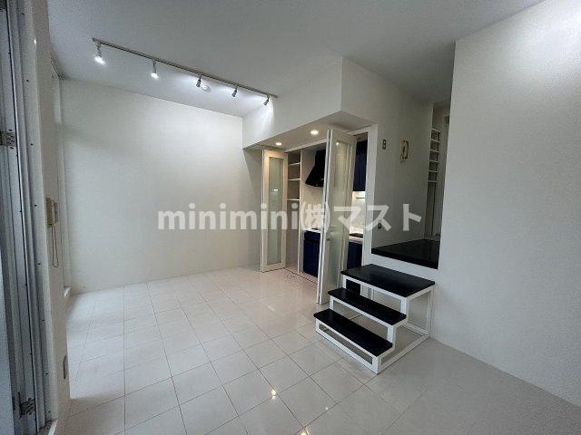 居室・リビング　※別号室参考写真