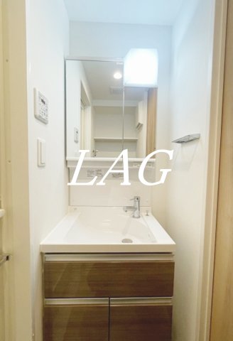 洗面設備　独立洗面台です。