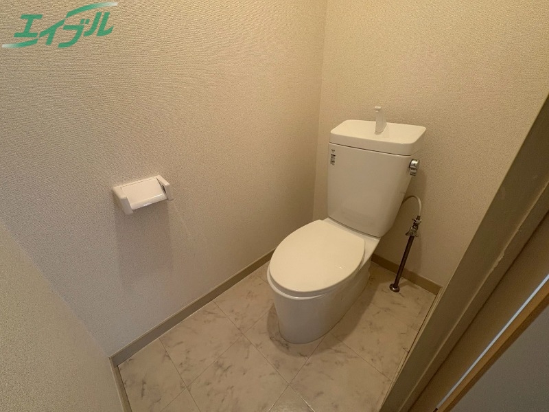 トイレ　同型参考写真