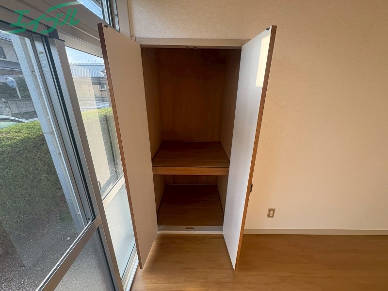 収納　同型参考写真