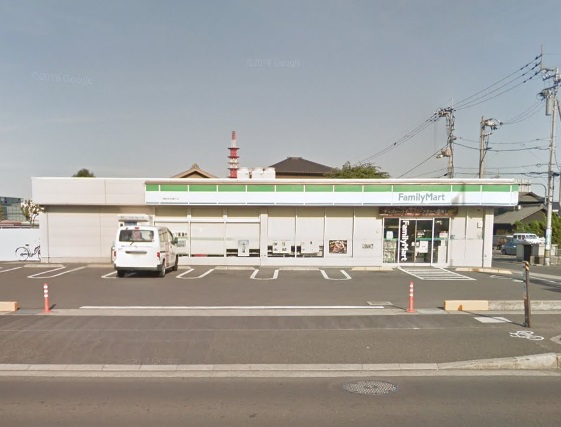 コンビニ　ファミリーマート（コンビニ）まで273m