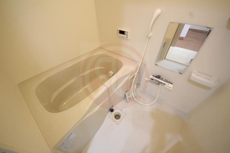 バス・シャワールーム　コンパクトで使いやすいお風呂です