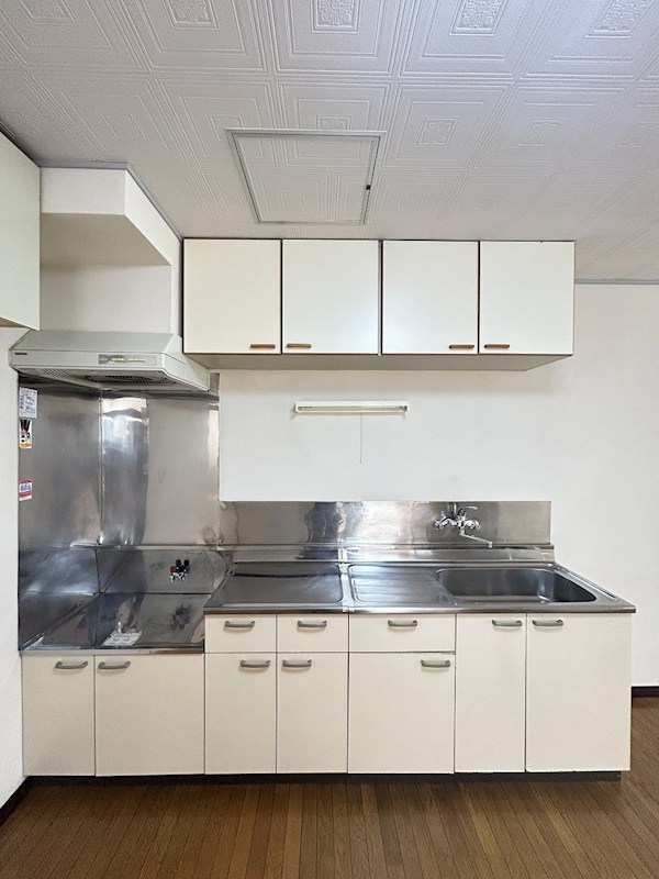 キッチン　写真は101号室です（参考）