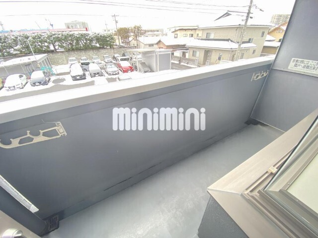 バルコニー　同物件の別室の写真です。