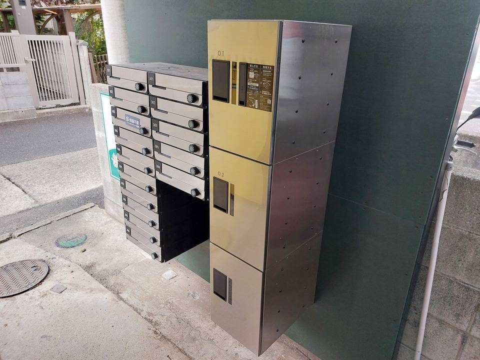 エントランス　宅配ボックス