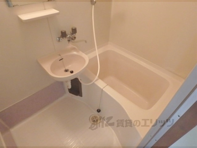 バス・シャワールーム　バス