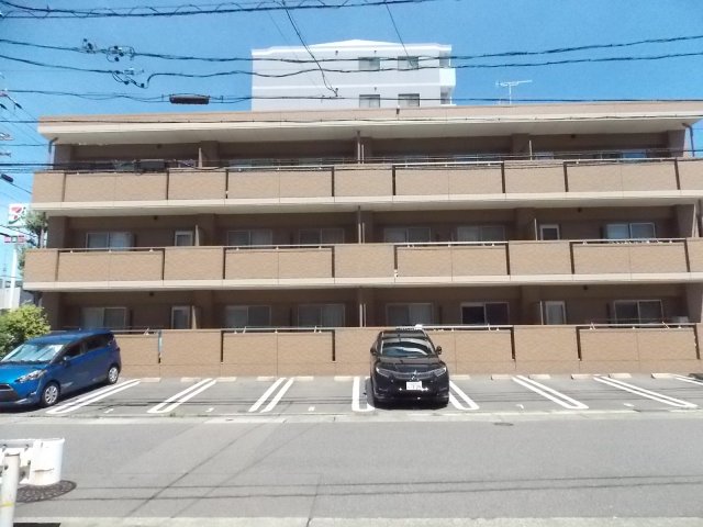 建物外観　外観は落ち着いています