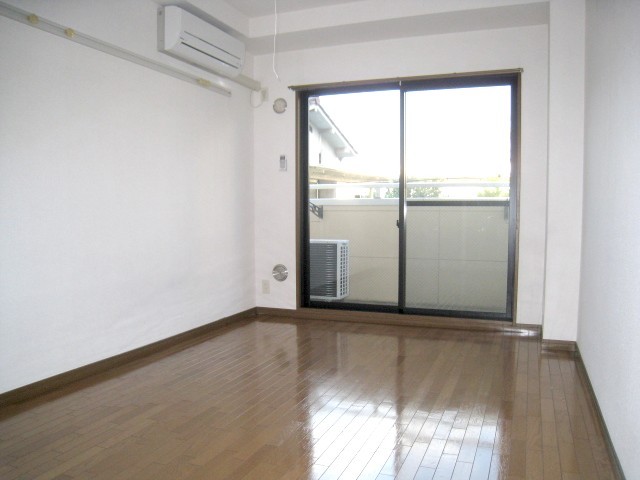 居室・リビング　洋室７．５帖※同タイプ参考写真