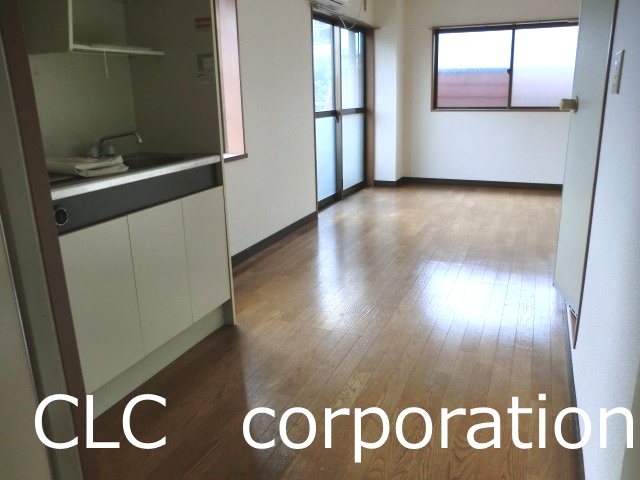 居室・リビング　別号室写真使用