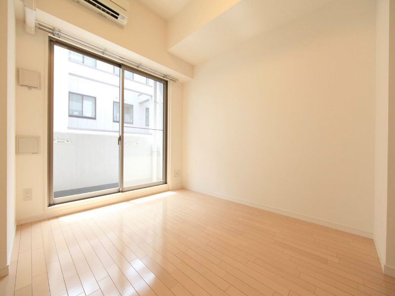 バルコニー　洋室7帖　エアコン完備　バルコニー