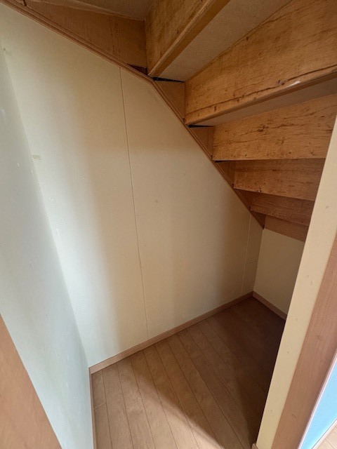 収納　階段下収納