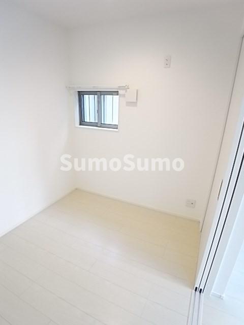 その他部屋・スペース　開放的な寝室です