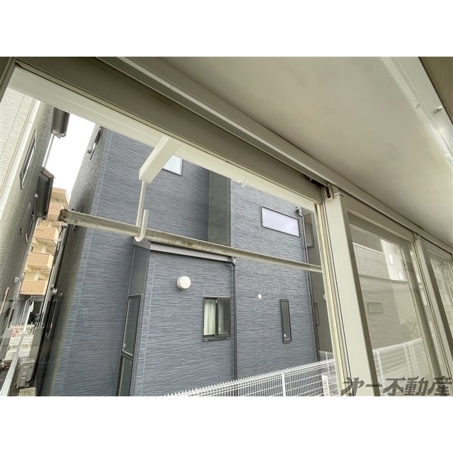 バルコニー　物干し場