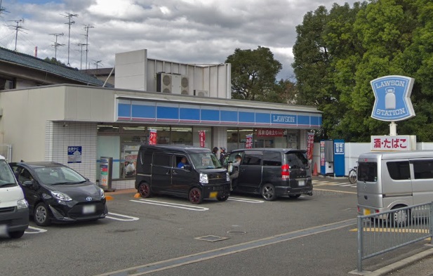 コンビニ　ローソン（コンビニ）まで638m