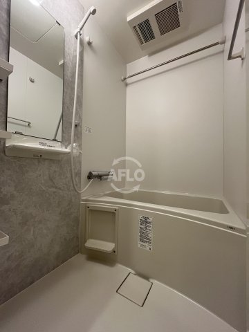 バス・シャワールーム　セレニテ難波ミラク参番館　浴室