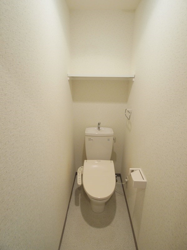 トイレ　ウォシュレット付きのトイレです。