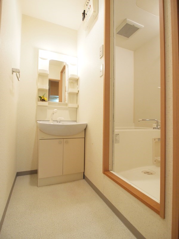 洗面設備　独立洗面台です。