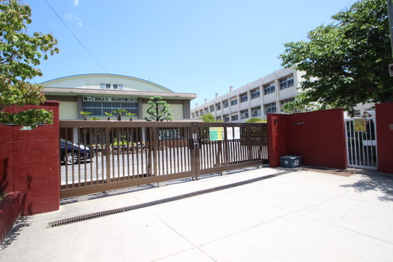 小学校　広島市立大町小学校（小学校）まで883m