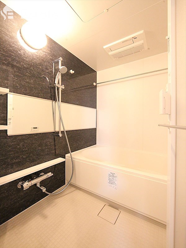 バス・シャワールーム　バスルーム