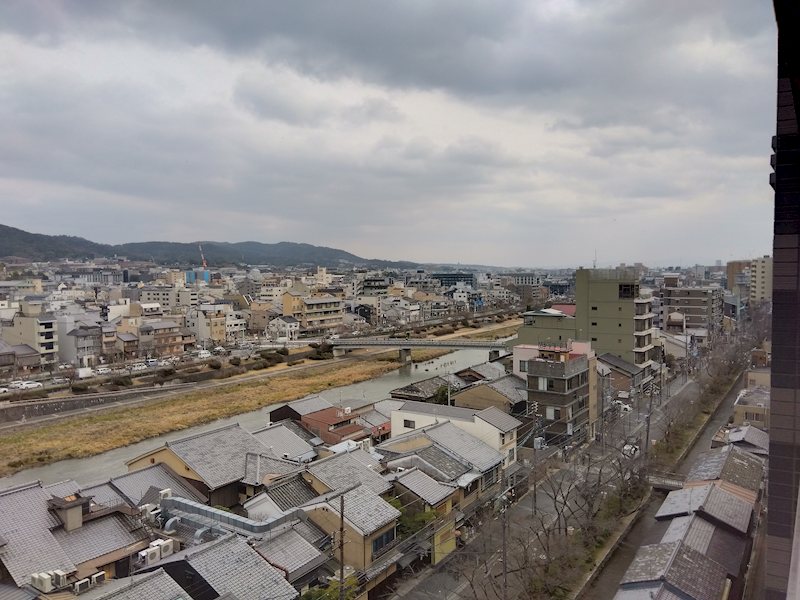 眺望　10階ベランダから鴨川が望めます☆