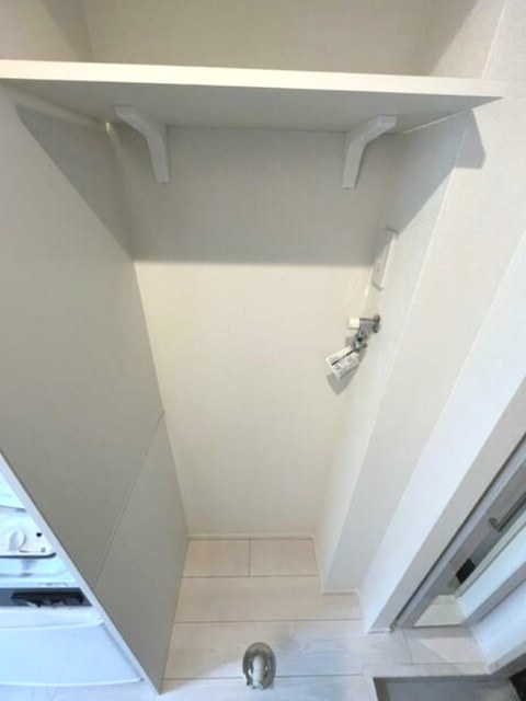 収納　室内洗濯機置き場付き