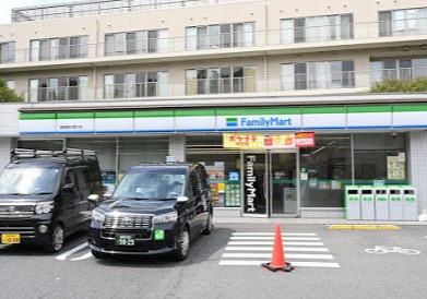 コンビニ　ファミリーマート 練馬豊中通り店（コンビニ）まで127m
