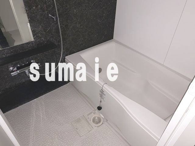 バス・シャワールーム　清潔感のあるバスルーム。