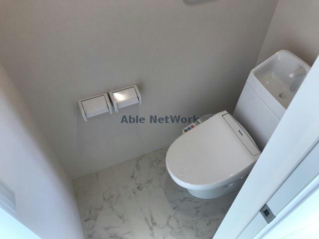 トイレ　シャワー機能付き