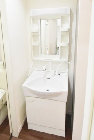 洗面設備　独立洗面台です。