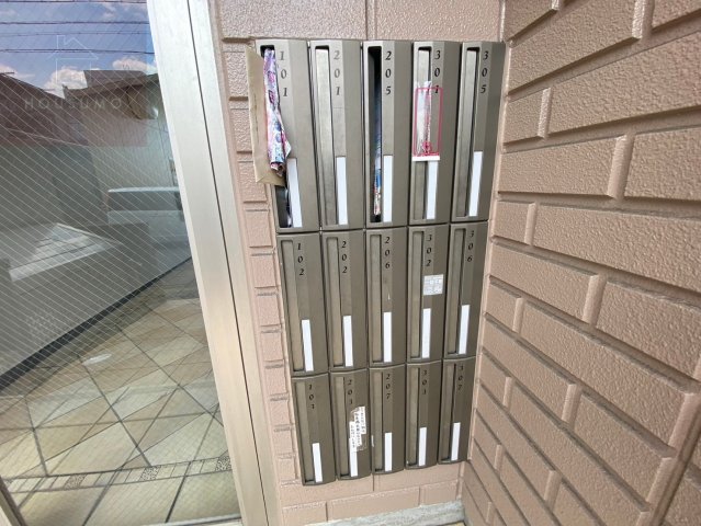 その他共有部分　落ち着いたエントランスです