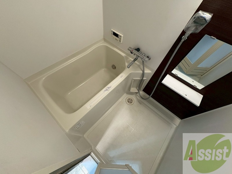 バス・シャワールーム　お風呂になります。一日の疲れを癒してくださいね。