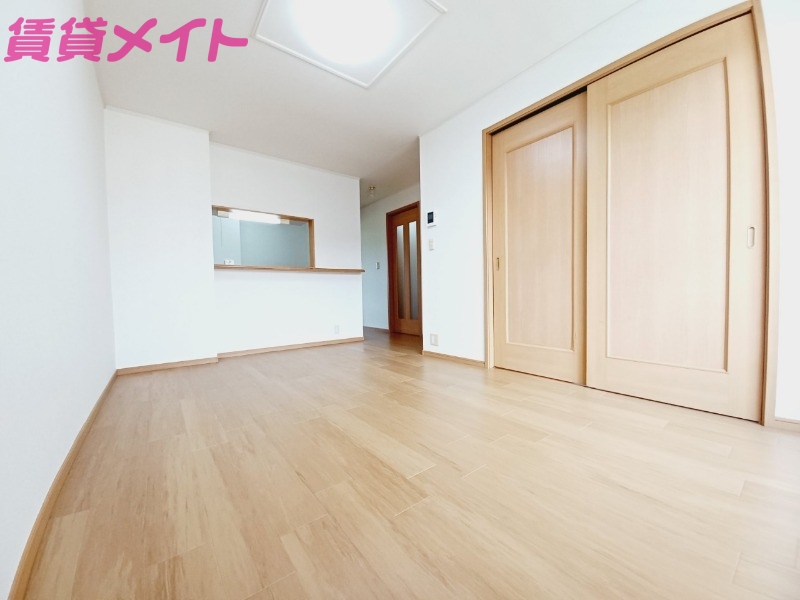 居室・リビング　別部屋参考写真です