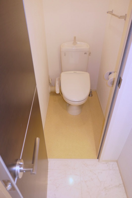 トイレ　トイレはもちろん温水洗浄便座！