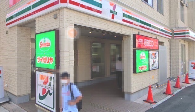 コンビニ　セブンイレブン 横浜京急生麦駅前店（コンビニ）まで525m